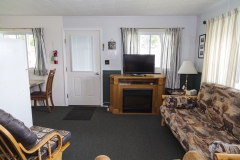 Cabin 1: 2 Bedroom/1 Bath Cabin on the water