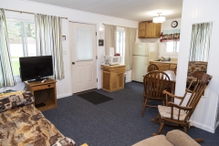 Cabin 3: 2 Bedroom/1 Bath Cabin