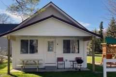 Cabin 4: 2 Bedroom/1 Bath Cabin